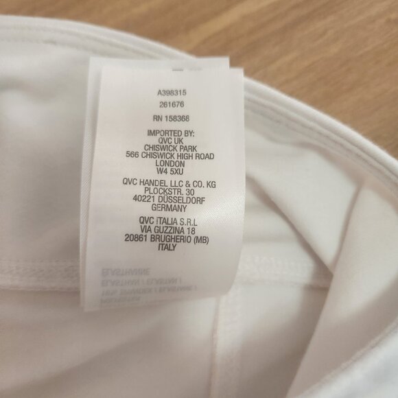 Wicked White Skort with Pockets Size Medium - Picture 8 of 11